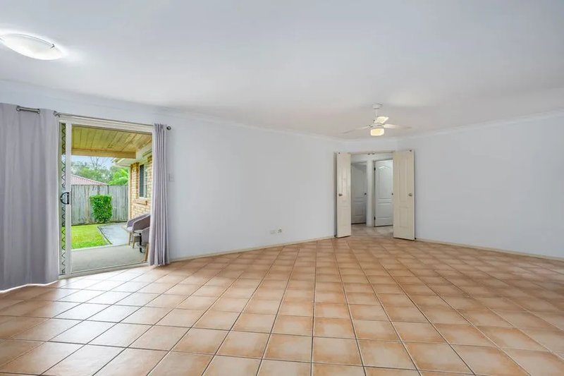 Photo - 9 Stivala Street, Calamvale QLD 4116 - Image 6