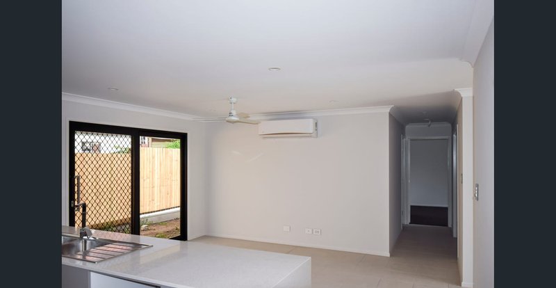 Photo - 9 Strathavon Street, Darra QLD 4076 - Image 7