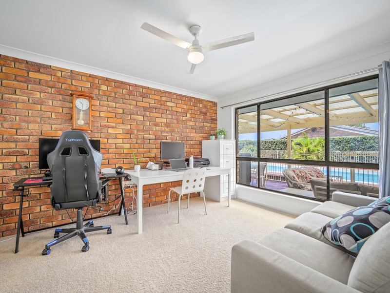 Photo - 9 Sunningdale Circuit, Robina QLD 4226 - Image 18