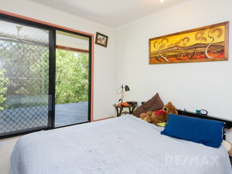 Photo - 9 Sunray Drive, Bonogin QLD 4213 - Image 9