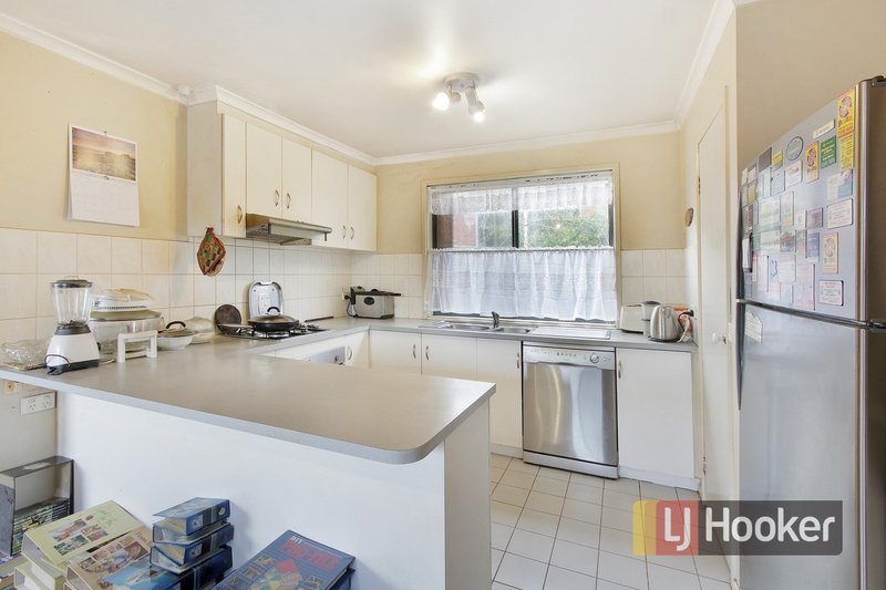 Photo - 9 Sunset Place, Hampton Park VIC 3976 - Image 2