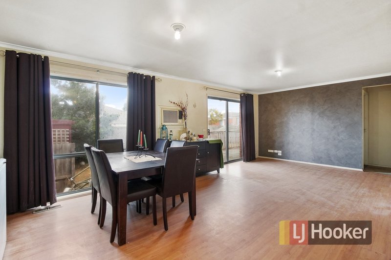 Photo - 9 Sunset Place, Hampton Park VIC 3976 - Image 3