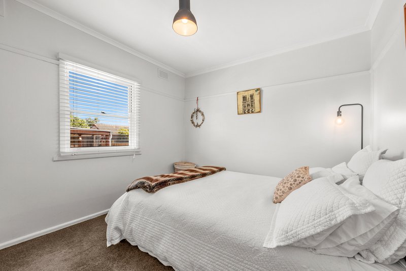 Photo - 9 Surrey Street, Ringwood VIC 3134 - Image 7