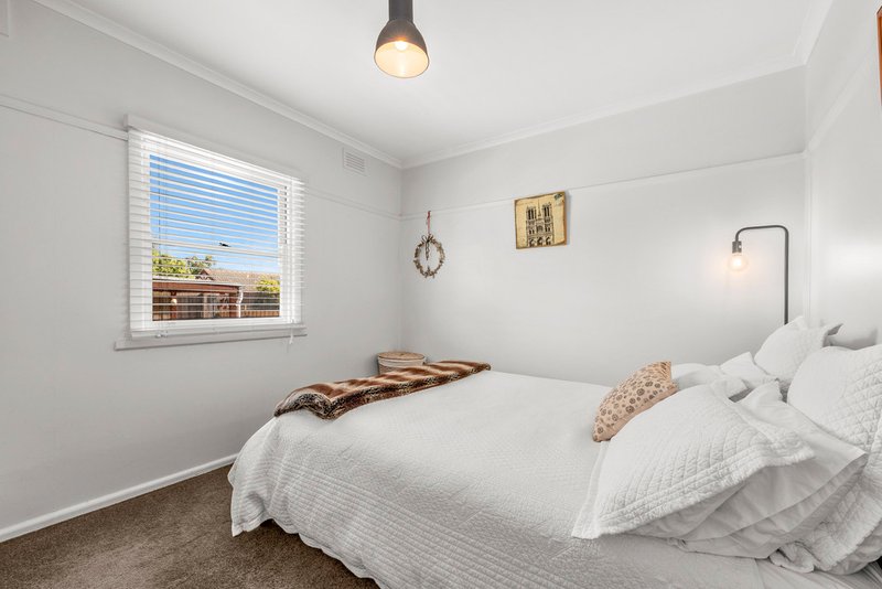 Photo - 9 Surrey Street, Ringwood VIC 3134 - Image 7