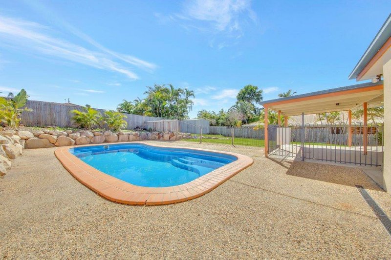 Photo - 9 Swains Court, Boyne Island QLD 4680 - Image 3