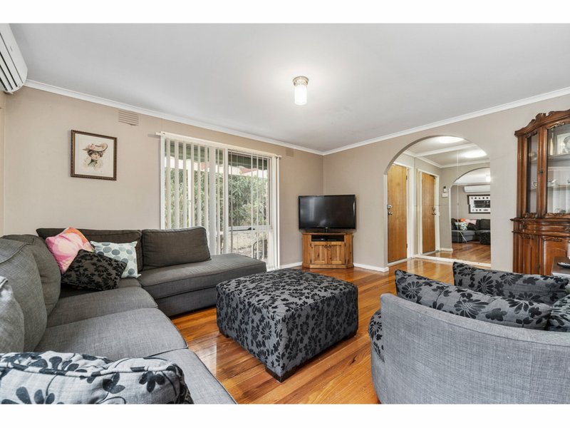 Photo - 9 Sycamore Street, Langwarrin VIC 3910 - Image 4