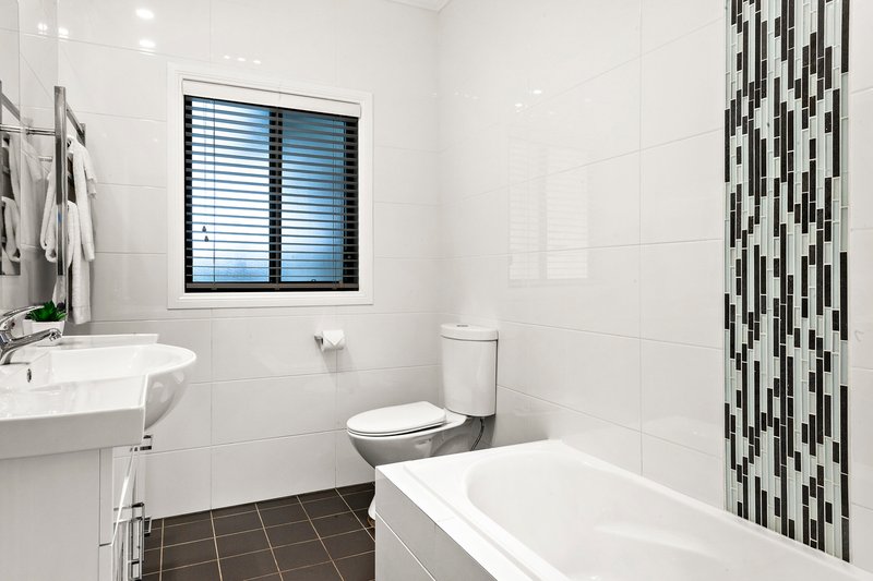 Photo - 9 Sydney Joseph Drive, Seven Hills NSW 2147 - Image 5