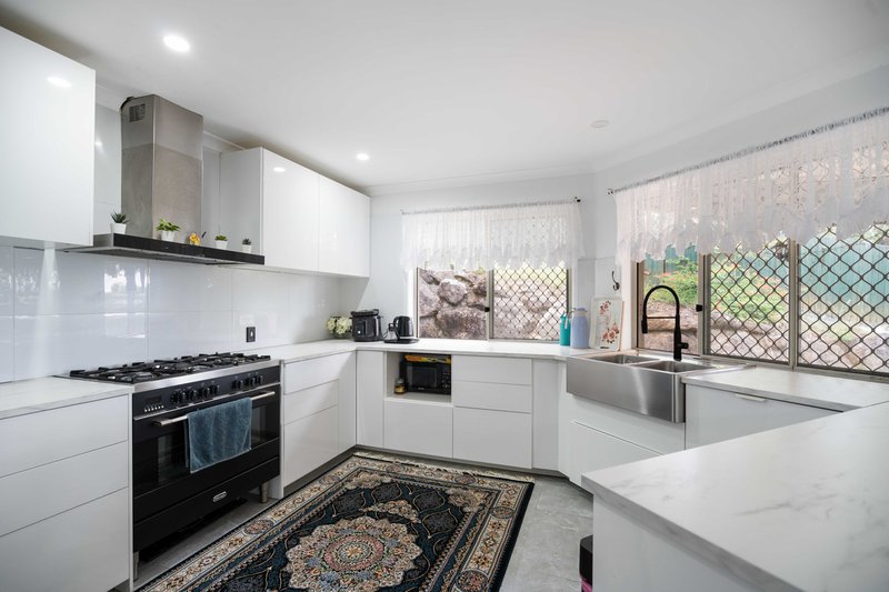 Photo - 9 Tahan Crescent, Tanah Merah QLD 4128 - Image 13