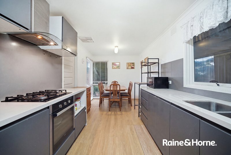 Photo - 9 Talbor Court, Hampton Park VIC 3976 - Image 5