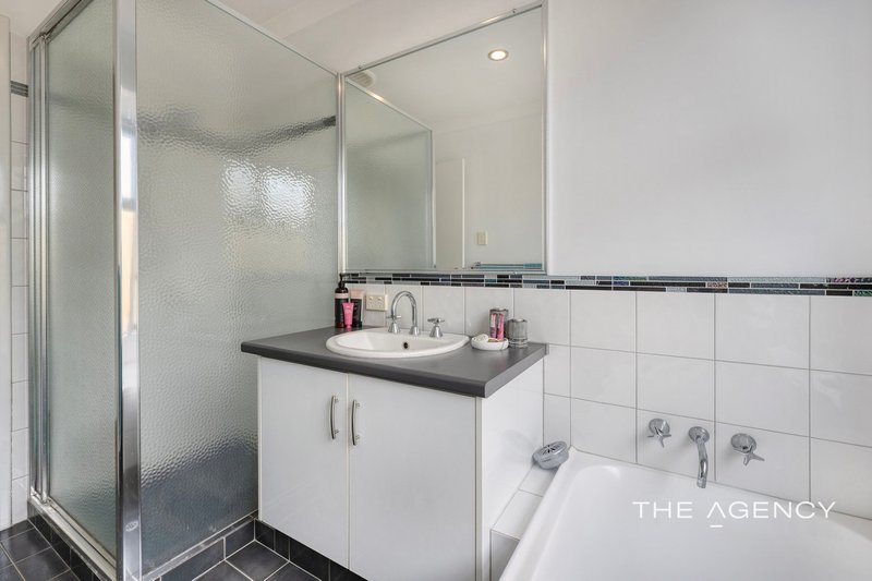 Photo - 9 Tallarook Way, Waggrakine WA 6530 - Image 17