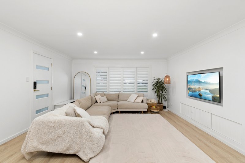 Photo - 9 Tallawong Crescent, Dapto NSW 2530 - Image 2