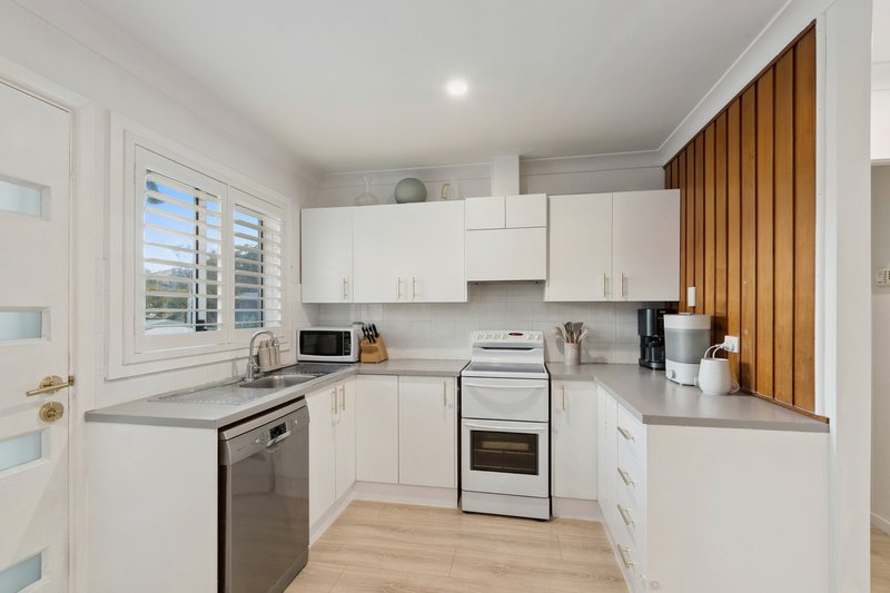 Photo - 9 Tallawong Crescent, Dapto NSW 2530 - Image 4