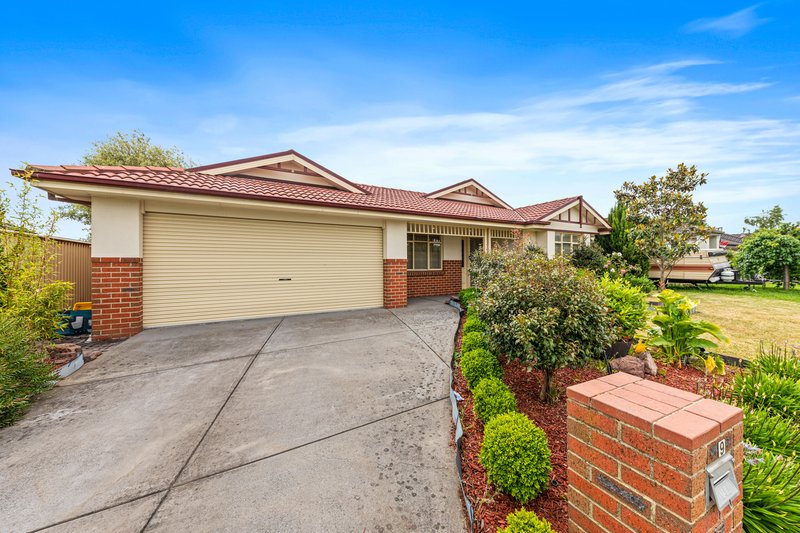 Photo - 9 Teal Place, Pakenham VIC 3810 - Image 2