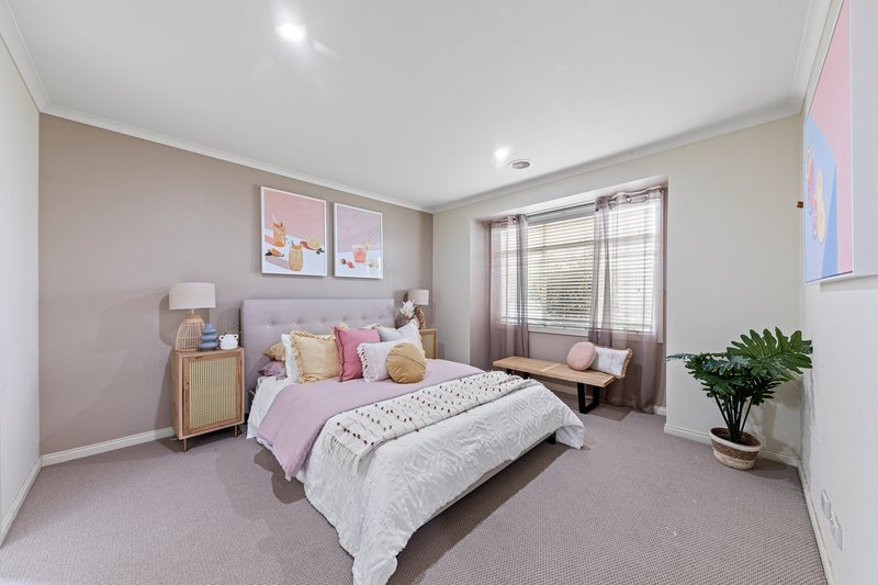 Photo - 9 Teal Place, Pakenham VIC 3810 - Image 10