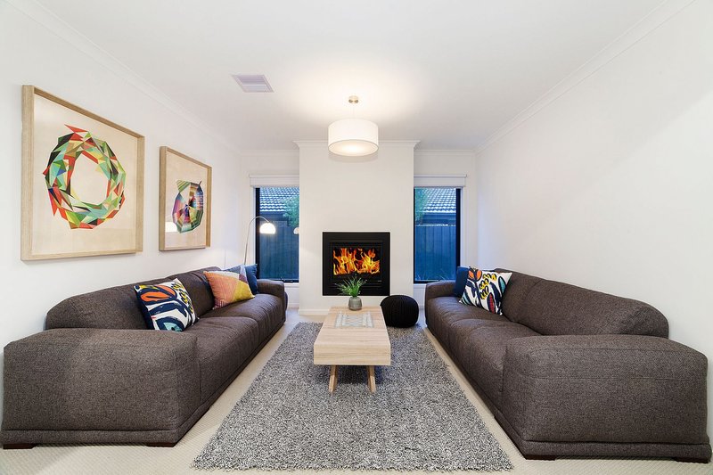 Photo - 9 Teddington Way, Wantirna VIC 3152 - Image 3