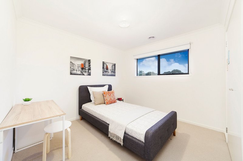 Photo - 9 Teddington Way, Wantirna VIC 3152 - Image 8