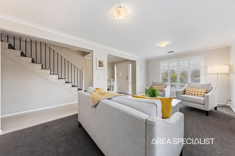 Photo - 9 Temple-Wood Court, Berwick VIC 3806 - Image 2