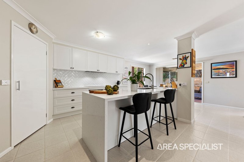 Photo - 9 Temple-Wood Court, Berwick VIC 3806 - Image 6