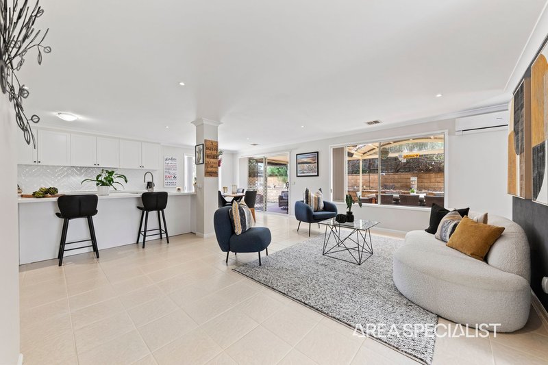 Photo - 9 Temple-Wood Court, Berwick VIC 3806 - Image 7