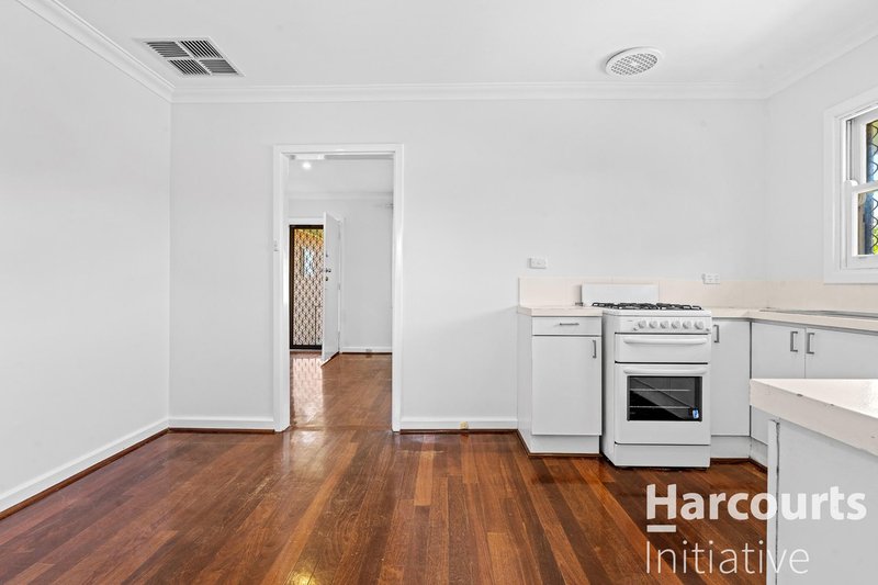 Photo - 9 Templeton Crescent, Girrawheen WA 6064 - Image 6