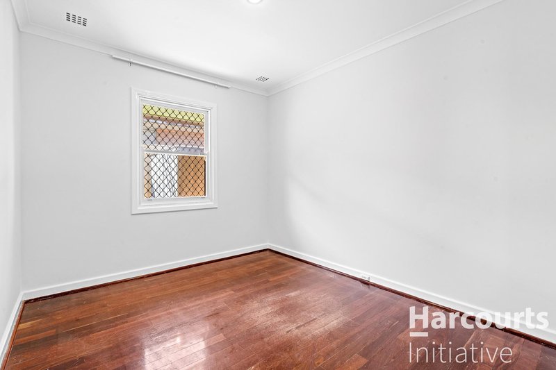 Photo - 9 Templeton Crescent, Girrawheen WA 6064 - Image 7
