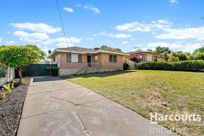 Photo - 9 Templeton Crescent, Girrawheen WA 6064 - Image 13