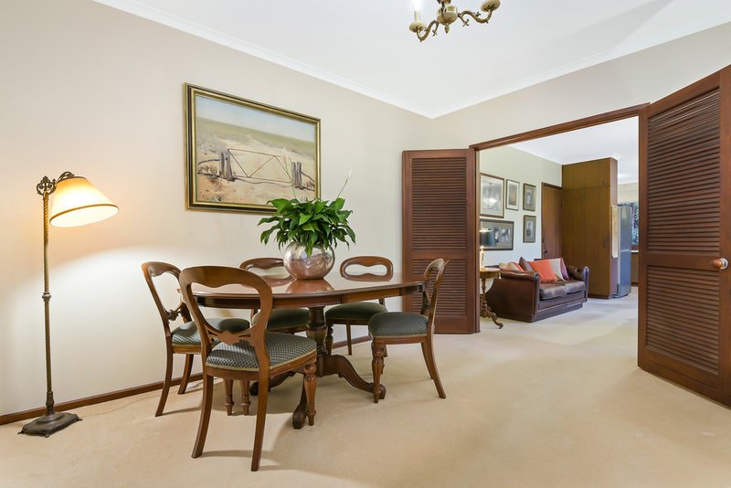 Photo - 9 The Boulevard, Glen Waverley VIC 3150 - Image 4