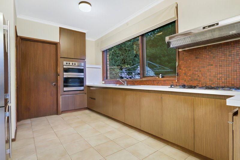 Photo - 9 The Boulevard, Glen Waverley VIC 3150 - Image 7