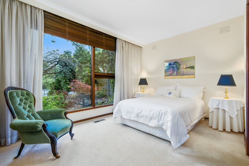 Photo - 9 The Boulevard, Glen Waverley VIC 3150 - Image 8