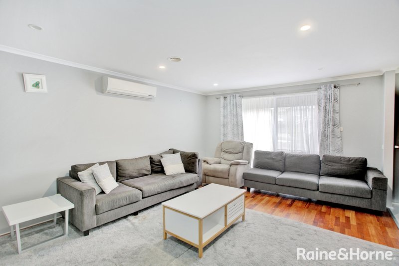 Photo - 9 Themeda Court, Meadow Heights VIC 3048 - Image 4