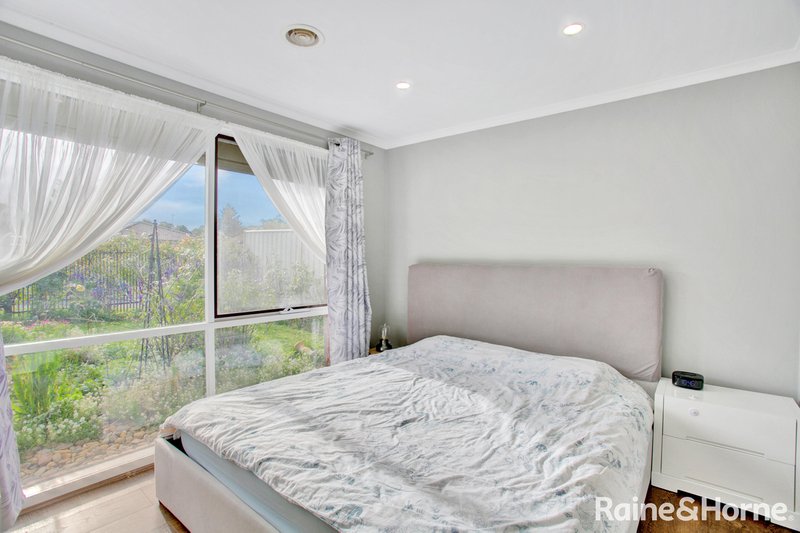 Photo - 9 Themeda Court, Meadow Heights VIC 3048 - Image 8