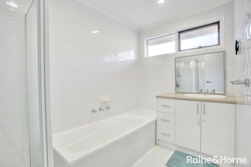 Photo - 9 Themeda Court, Meadow Heights VIC 3048 - Image 9