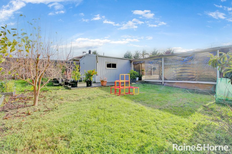 Photo - 9 Themeda Court, Meadow Heights VIC 3048 - Image 14