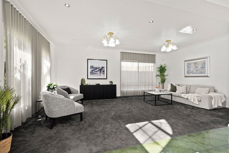 Photo - 9 Theresa Gardens, Endeavour Hills VIC 3802 - Image 4