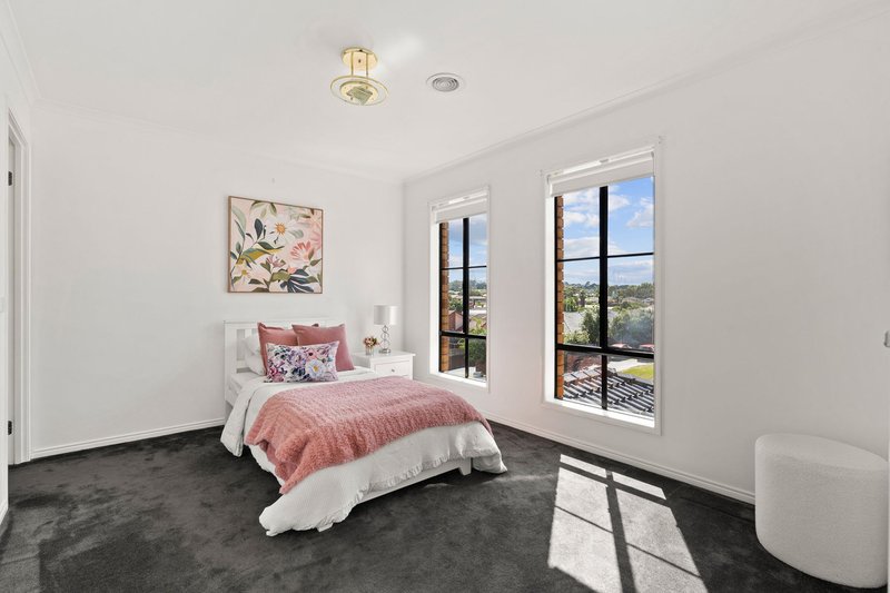 Photo - 9 Theresa Gardens, Endeavour Hills VIC 3802 - Image 16