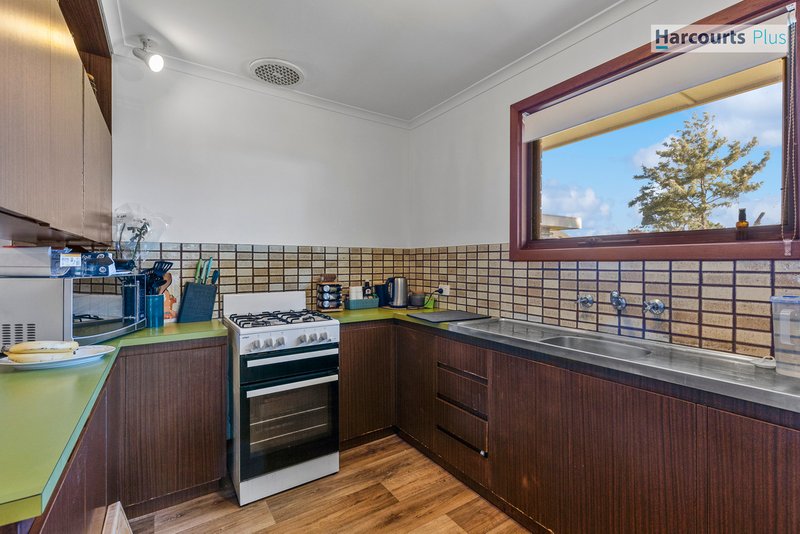 Photo - 9 Third Street, Hallett Cove SA 5158 - Image 8