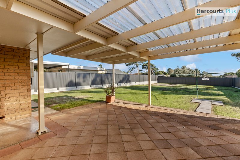 Photo - 9 Third Street, Hallett Cove SA 5158 - Image 10