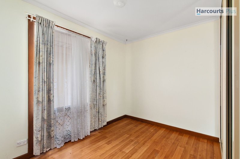 Photo - 9 Third Street, Hallett Cove SA 5158 - Image 8