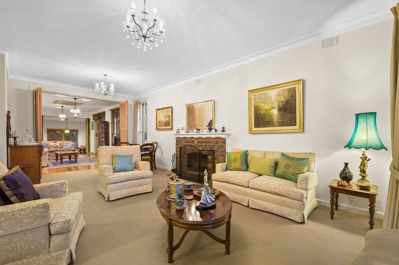 Photo - 9 Thompson Street, Glen Waverley VIC 3150 - Image 3