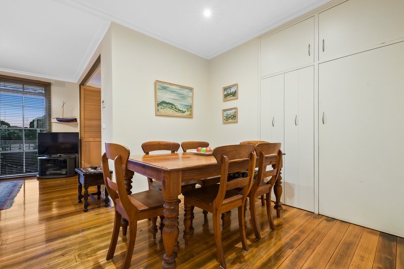 Photo - 9 Thompson Street, Glen Waverley VIC 3150 - Image 8