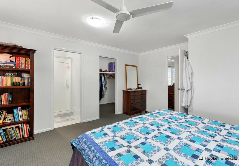 Photo - 9 Thornton Street, Emerald QLD 4720 - Image 9