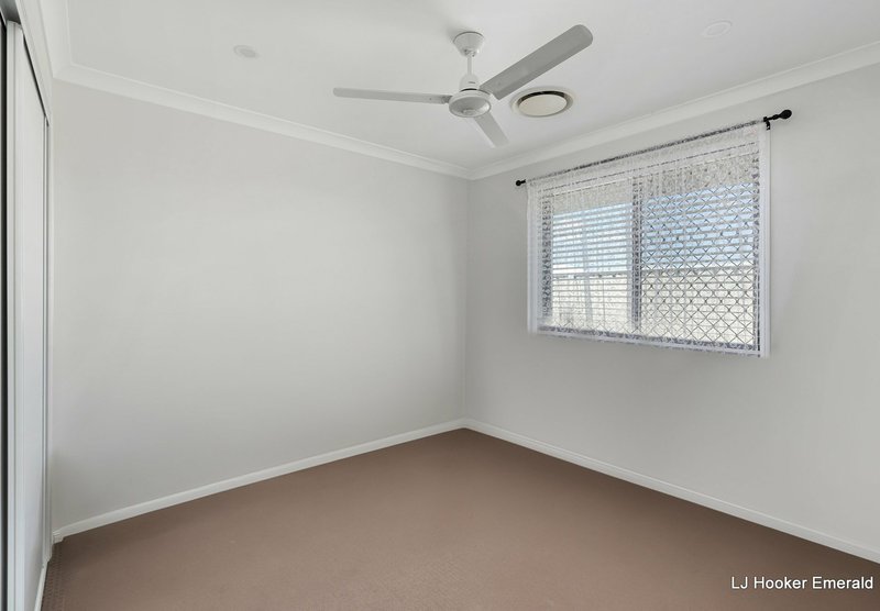 Photo - 9 Thornton Street, Emerald QLD 4720 - Image 11