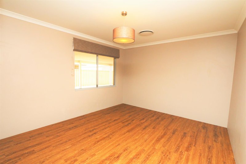 Photo - 9 Tiffany Centre, Dalyellup WA 6230 - Image 4