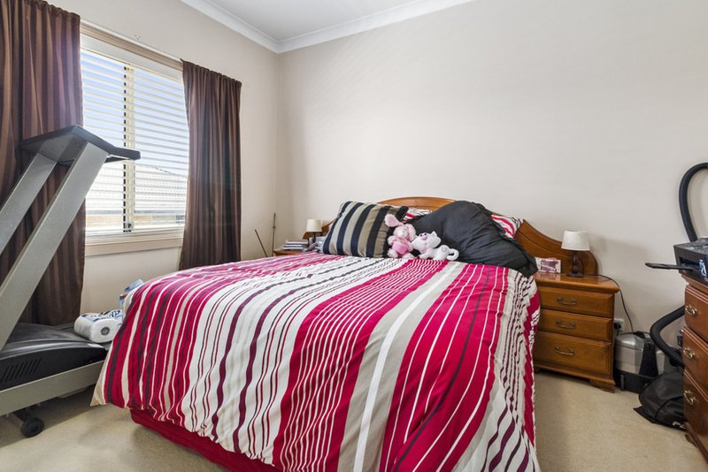 Photo - 9 Timbillica Close, Prestons NSW 2170 - Image 4