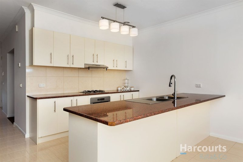 Photo - 9 Tintern Terrace, South Morang VIC 3752 - Image 2