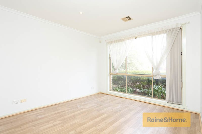 Photo - 9 Tolson Court, Roxburgh Park VIC 3064 - Image 3