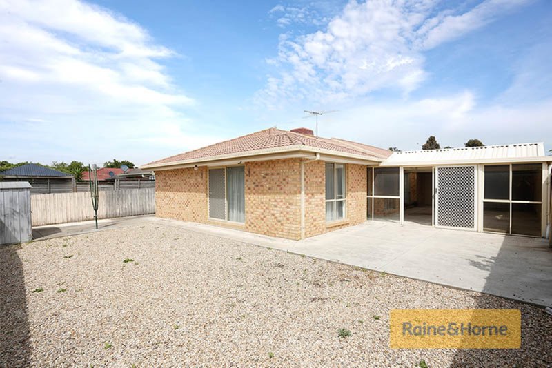 Photo - 9 Tolson Court, Roxburgh Park VIC 3064 - Image 12