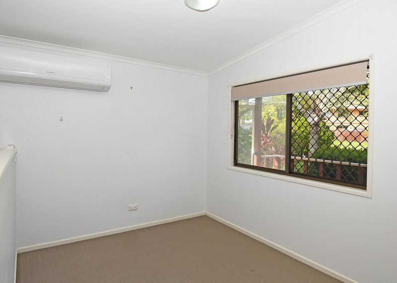 Photo - 9 Top Street, Torquay QLD 4655 - Image 9