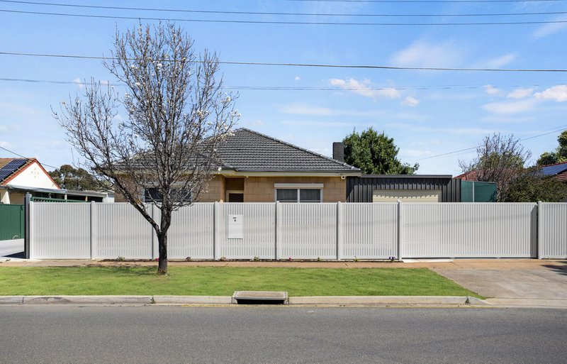 Photo - 9 Torrens Crescent, Pennington SA 5013 - Image 2