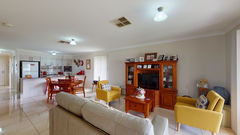 Photo - 9 Torvean Avenue, Dubbo NSW 2830 - Image 3